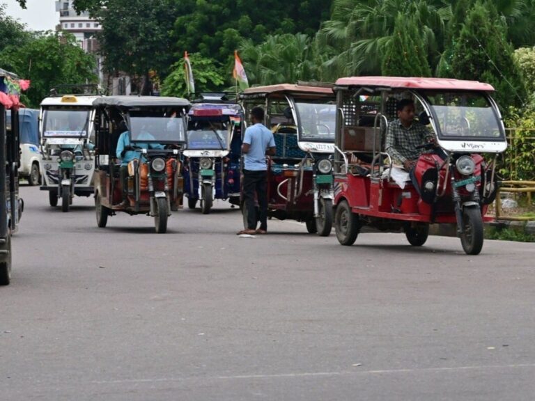 ई-रिक्शा संचालन पर परिवहन प्रशासन सख्त