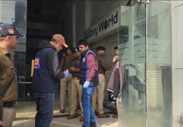 दिनदहाड़े हत्या