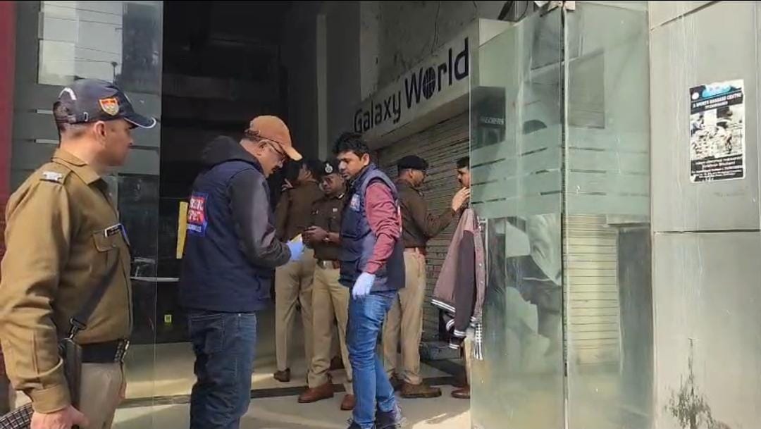 दिनदहाड़े हत्या