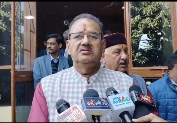 मंत्री गणेश जोशी