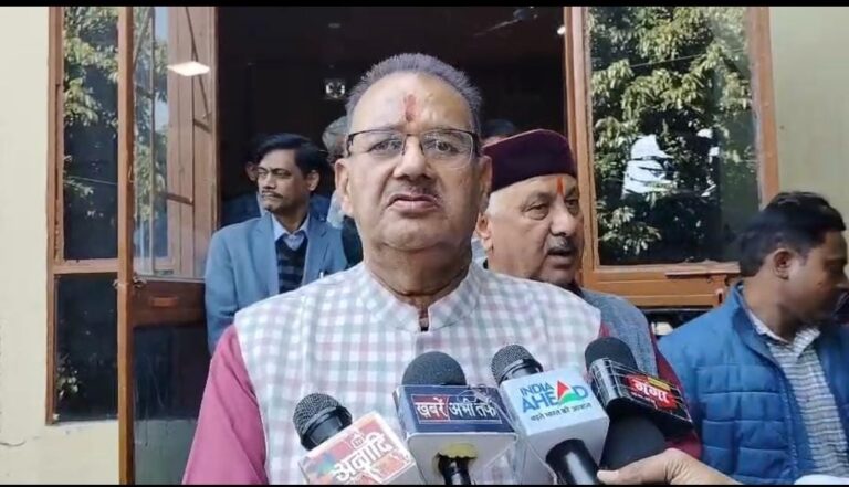 मंत्री गणेश जोशी