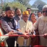 नई पार्किंग का उद्घाटन