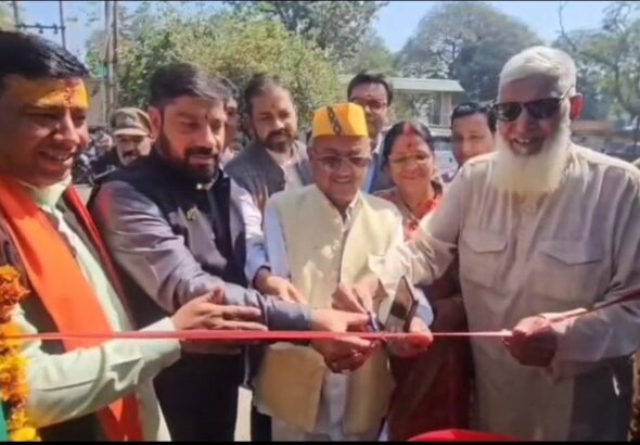 नई पार्किंग का उद्घाटन