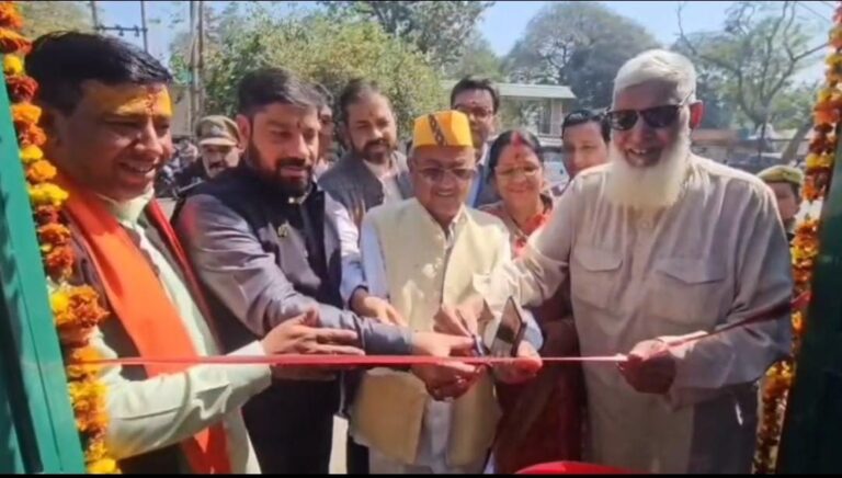 नई पार्किंग का उद्घाटन