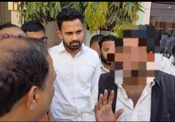 कार्यक्रम में जेबकतरा