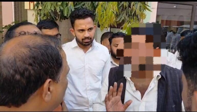 कार्यक्रम में जेबकतरा