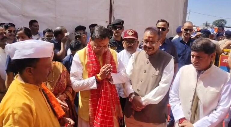 खटीमा पहुंचे CM धामी