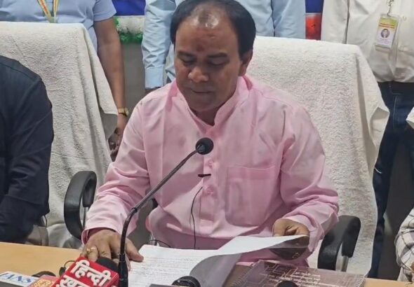 शिक्षा मंत्री