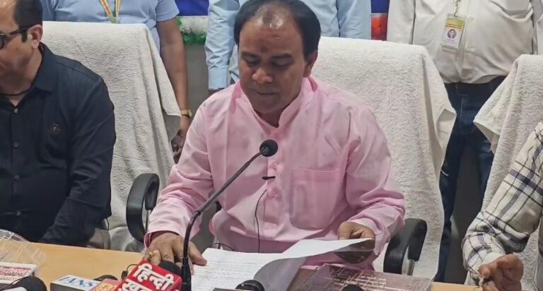 शिक्षा मंत्री