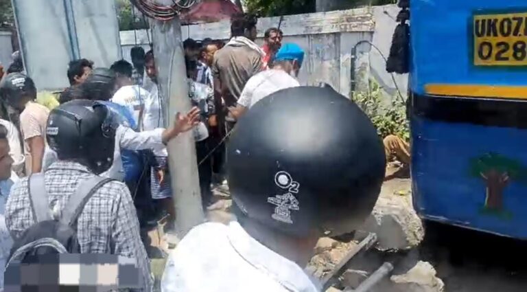 दर्दनाक सड़क हादसा