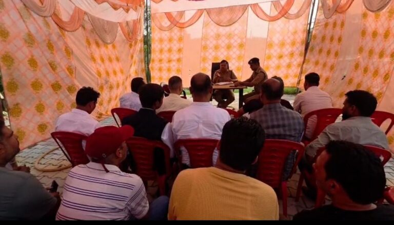 कावड़ यात्रा मास्टर प्लान तैयार करती पुलिस टीम