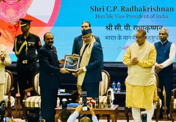 एलबीएस अकादमी पहुंचे उपराष्ट्रपति