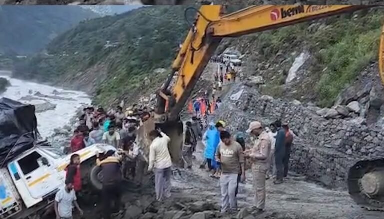 गंगोत्री हाईवे पर हादसा