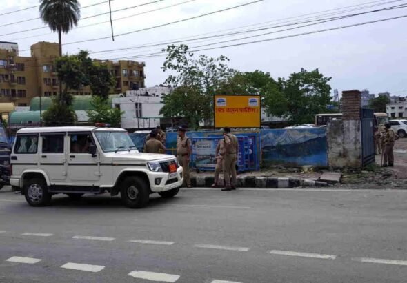 पुलिस घटना स्थल पर