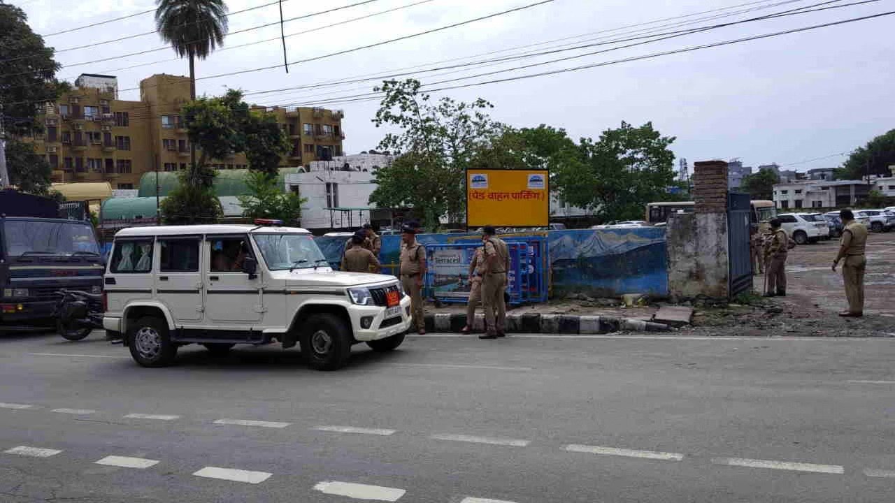 पुलिस घटना स्थल पर