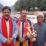 प्रधानमंत्री नरेंद्र मोदी के जन्मदिन पर गंगोत्री में पूजा