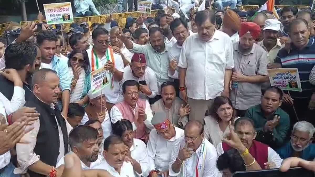 उत्तराखंड कांग्रेस का सचिवालय घेराव