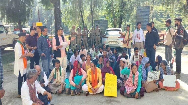 रामलाल के परिजनों का प्रदर्शन